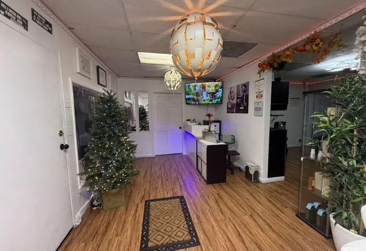 Retail Space for Even Sale or Photo Shut or Meeting