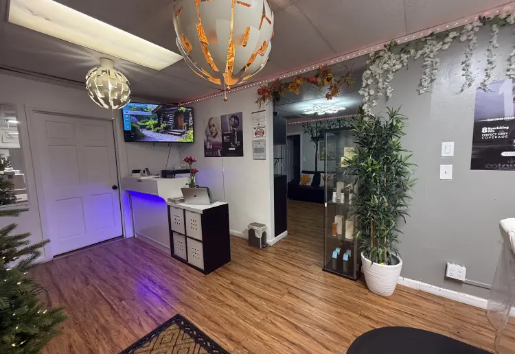 Retail Space for Even Sale or Photo Shut or Meeting