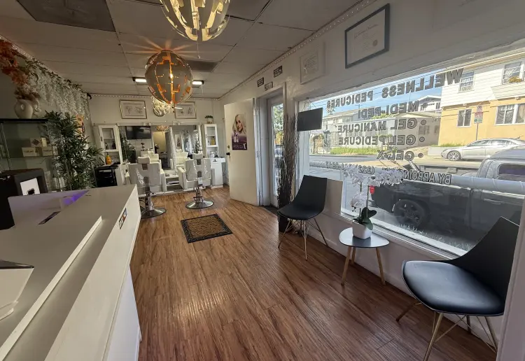 Retail Space for Even Sale or Photo Shut or Meeting