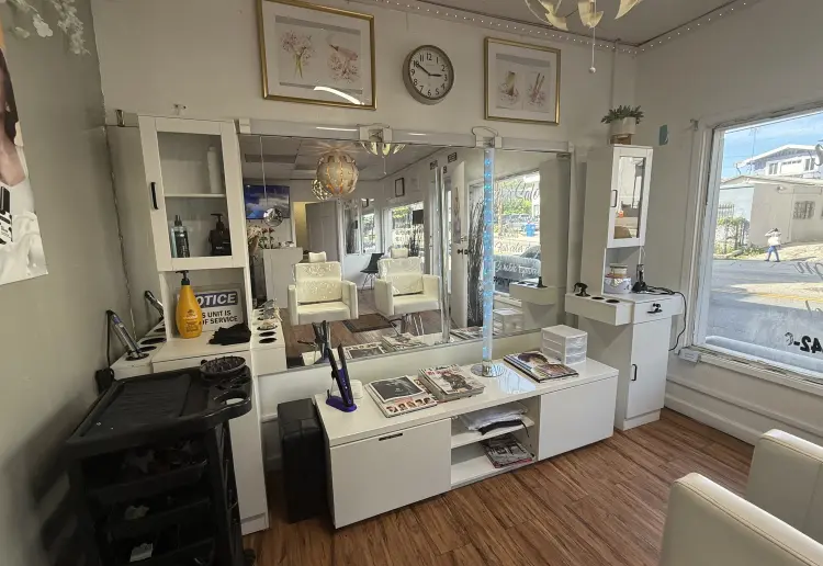 Retail Space for Even Sale or Photo Shut or Meeting