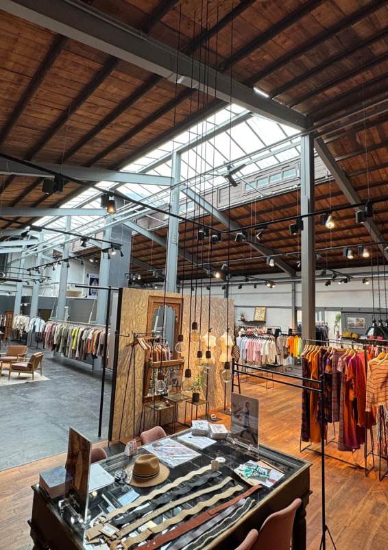 Vielseitiger Fashion Showroom in Düsseldorf – ideal für Pop-Ups, Brand Activations, Foto & Retail