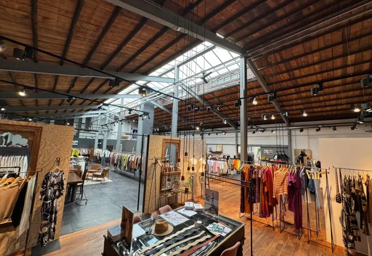 Vielseitiger Fashion Showroom in Düsseldorf – ideal für Pop-Ups, Brand Activations, Foto & Retail