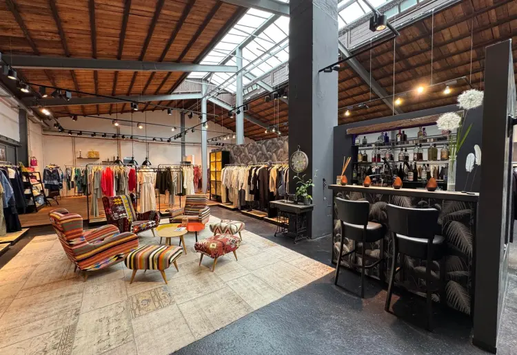 Vielseitiger Fashion Showroom in Düsseldorf – ideal für Pop-Ups, Brand Activations, Foto & Retail