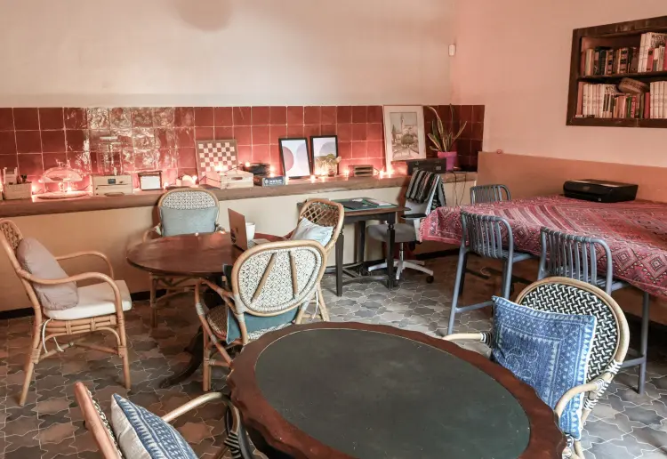 Espacio versátil para eventos y workshops con jardín en Caldes d’Estrac