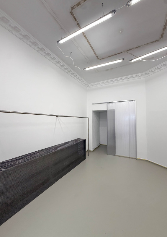 Brutalist 70qm Store – Torstrasse, Mitte