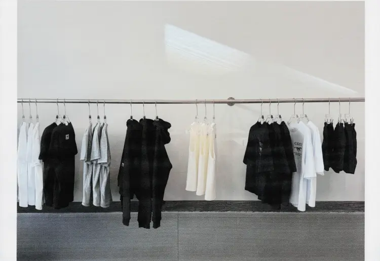 Brutalist 70qm Store – Torstrasse, Mitte