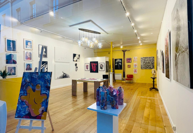 PRÊT POUR LA FASHION WEEK — GALERIE À LOUER — LE MARAIS, PARIS 3