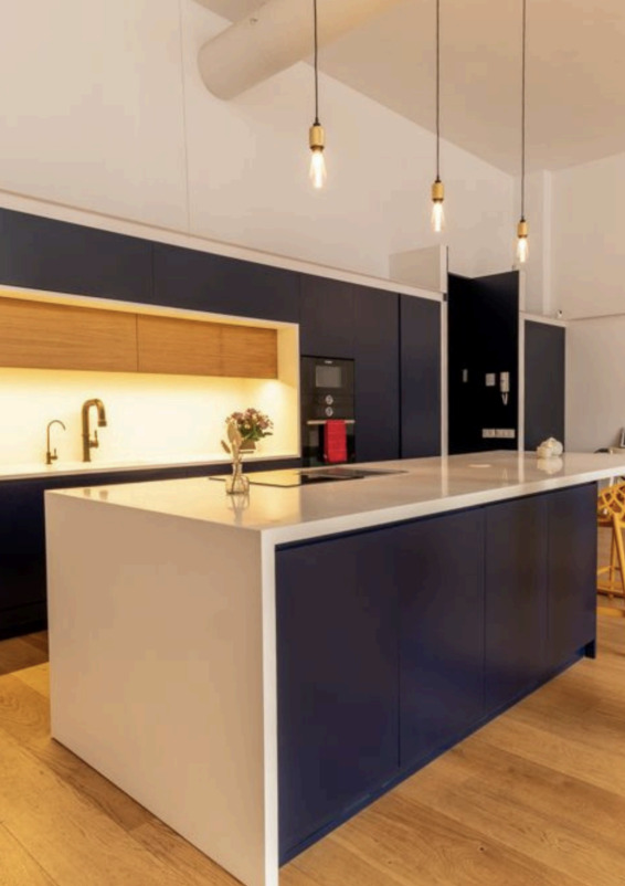 Cinematisches Loft mit privatem Patio für Shootings, Events und Markencontent in Poblenou