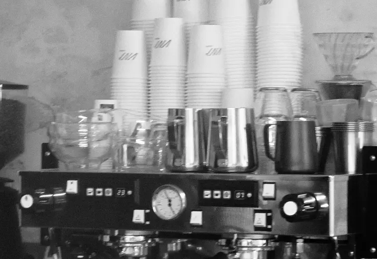 Coffee gallery pour événements intimistes, expositions et activations de marque à Malasaña