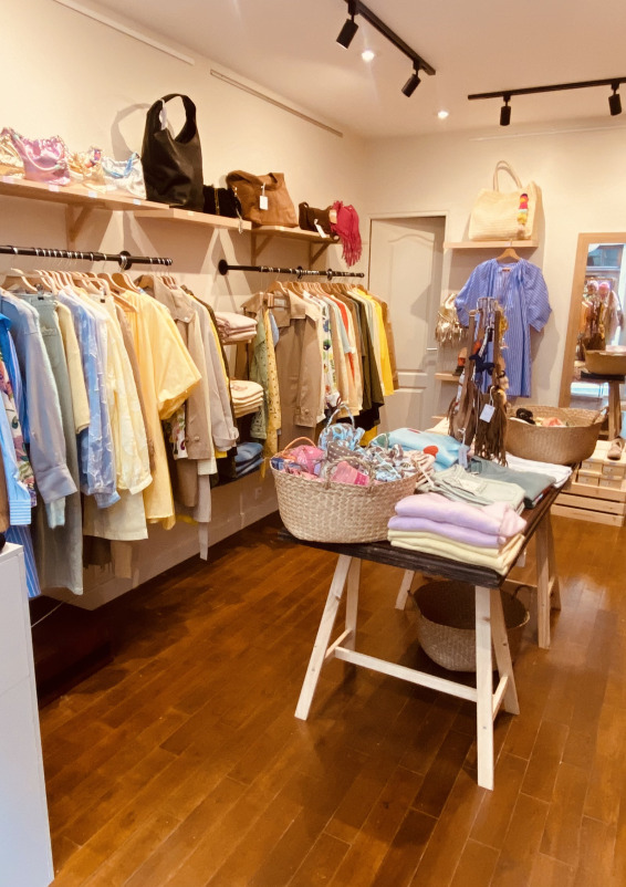 Idéal pour showroom et présentation de vêtements