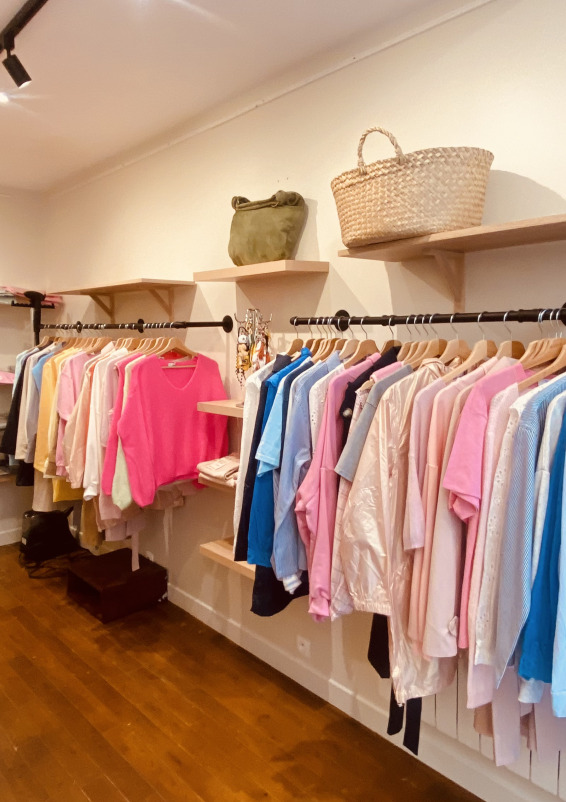 Idéal pour showroom et présentation de vêtements