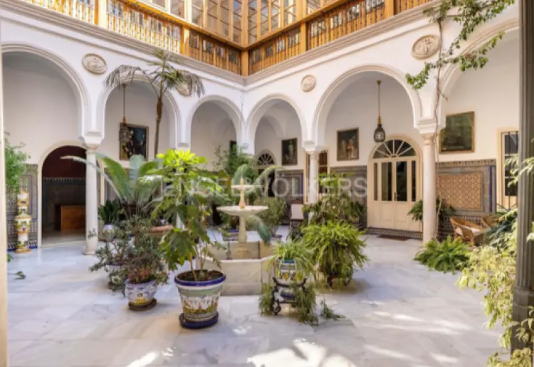 Casa Palacio siglo XVII en el centro de Sevilla