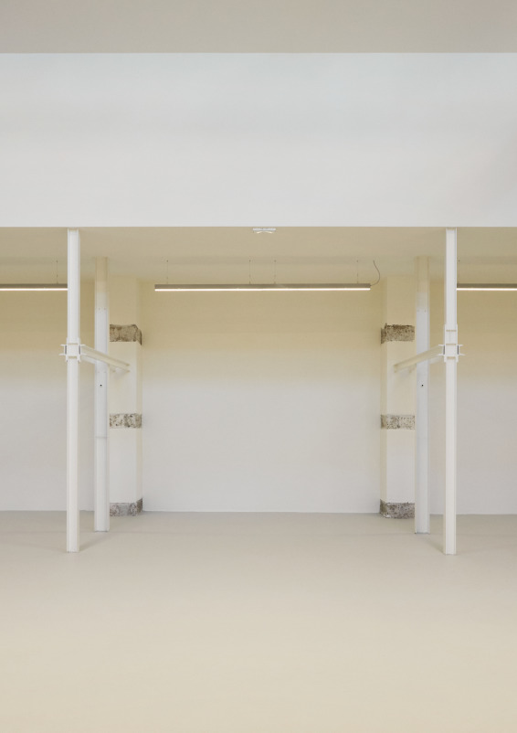 320 sqm event space and photo studio in the center of Milan