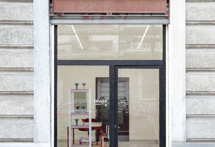 Street-Facing Exhibition Space in Milan