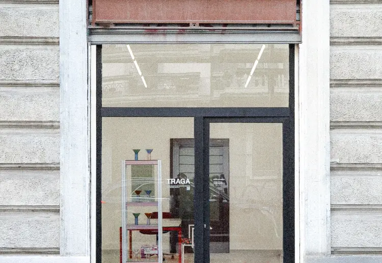 Street-Facing Exhibition Space in Milan