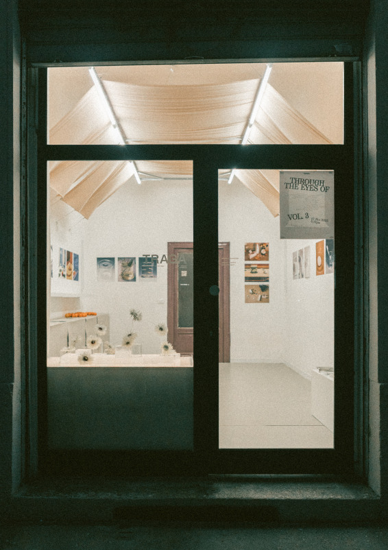 Street-Facing Exhibition Space in Milan