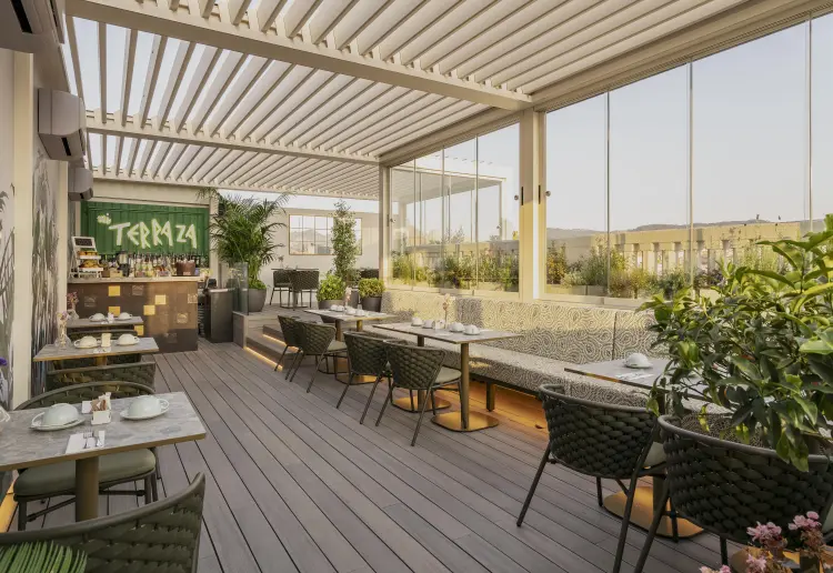 Rooftop-Terrasse mit 360º-Blick in Barcelonas Upper Diagonal