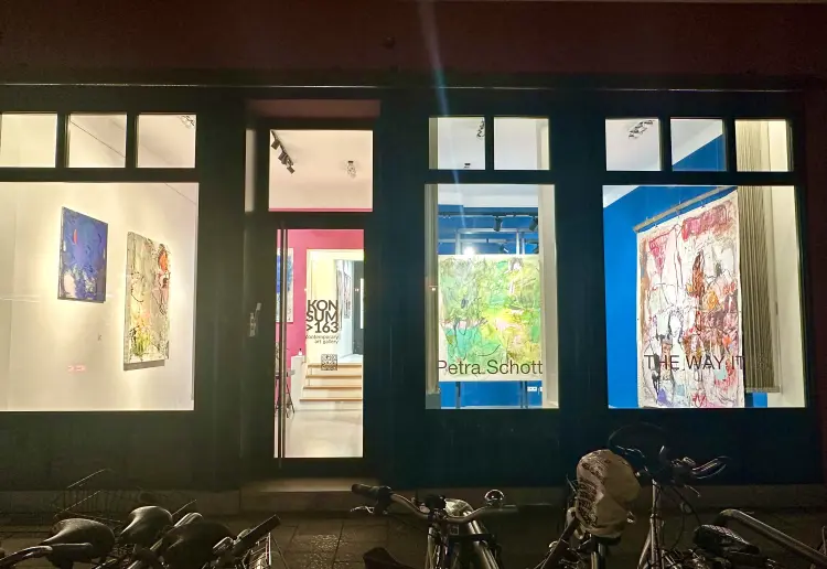 Beautiful gallery space with high walls