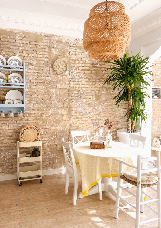 Cocina luminosa con terraza en centro de Valencia