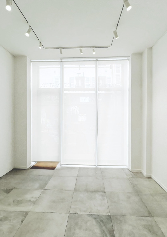 Espace de galerie contemporain dédié à l’art, au design et à la mode