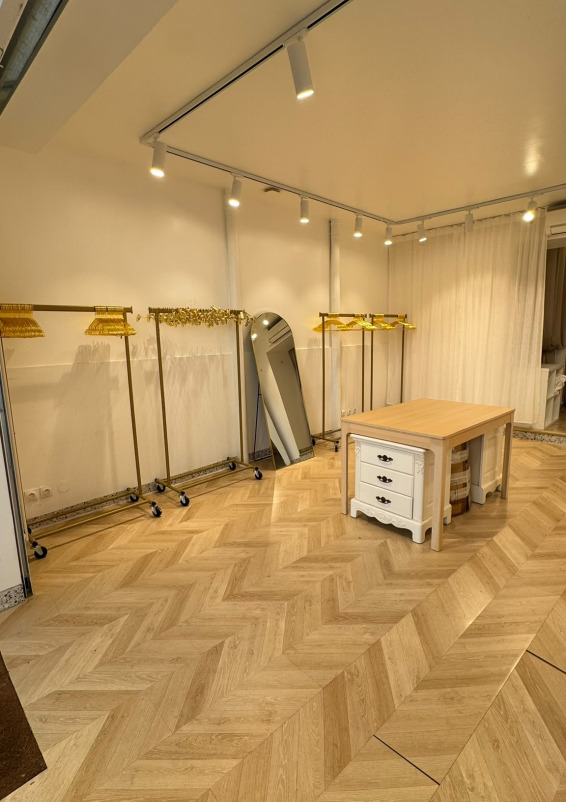 Le Marais Showroom - Pop up Store