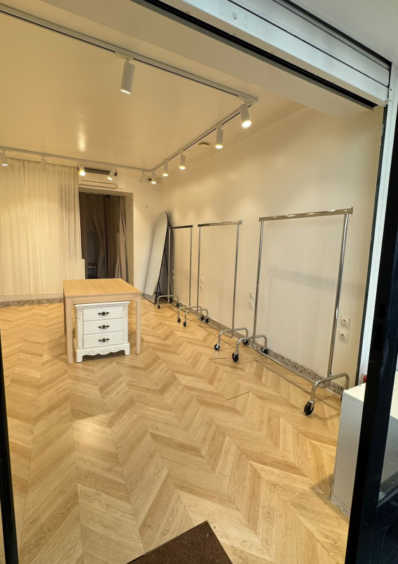 Le Marais Showroom - Pop up Store