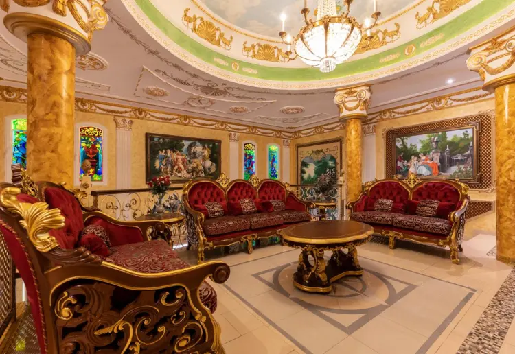 Mansión con Teatro y Cine Privado