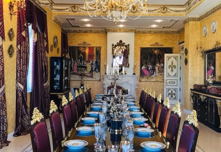 Mansión con Teatro y Cine Privado