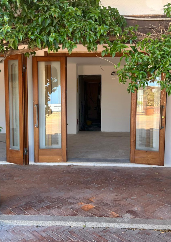 Temporary Shop / Pop-Up Store fronte mare a Porto Rotondo con spazio esterno