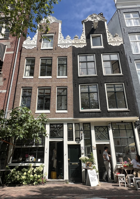 Monumental 1730 canal house