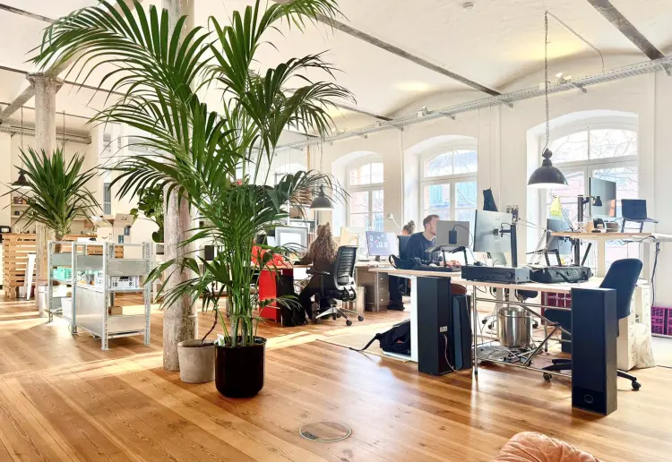 Bright Industrial Loft with Vaulted Ceilings in Kreuzberg near Viktoriapark