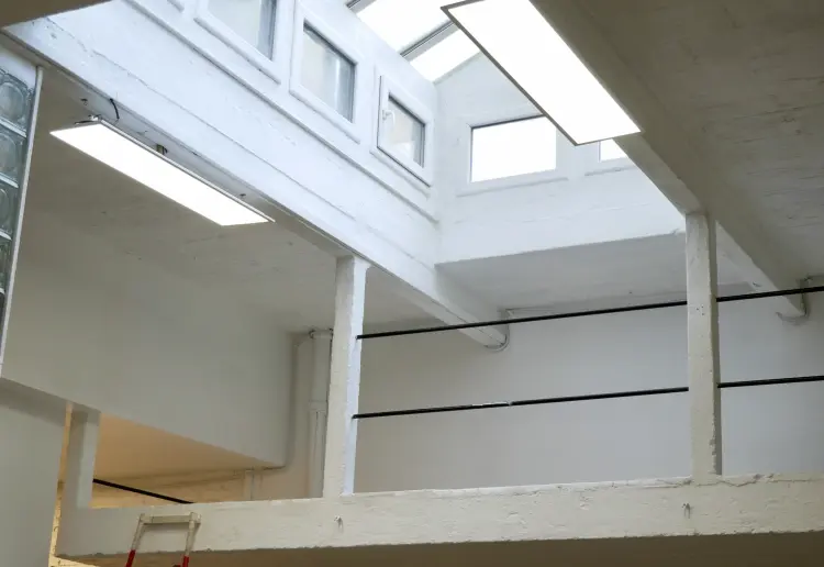 Loft Industriel Parisien pour Productions Créatives