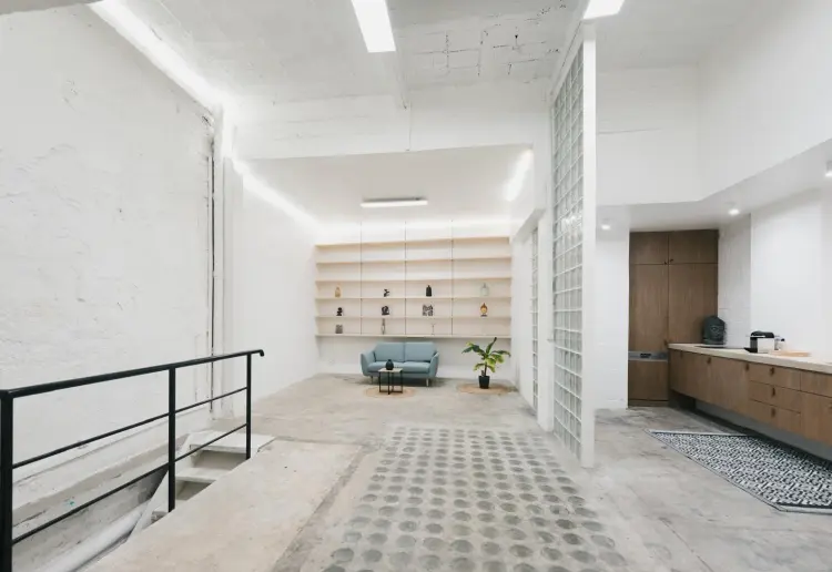 Loft Industriel Parisien pour Productions Créatives