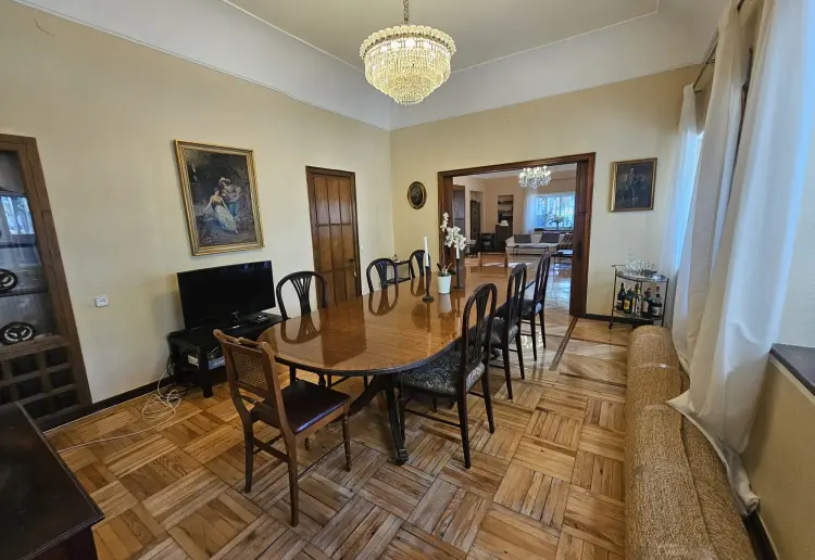 Casa grande con patio