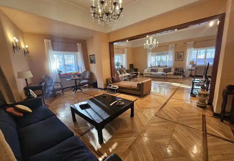Casa grande con patio
