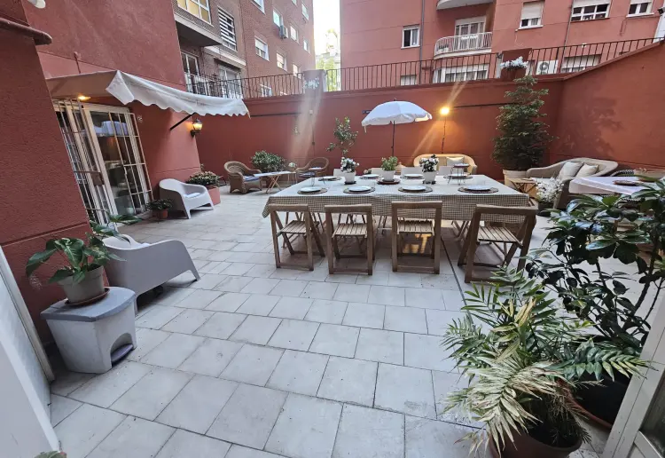 Casa grande con patio