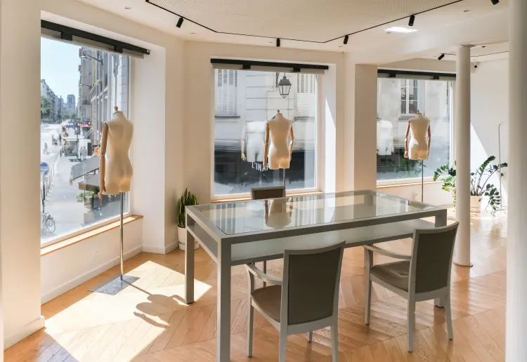 Air-Conditioned Boutique/Showroom in the Marais – 110 sqm