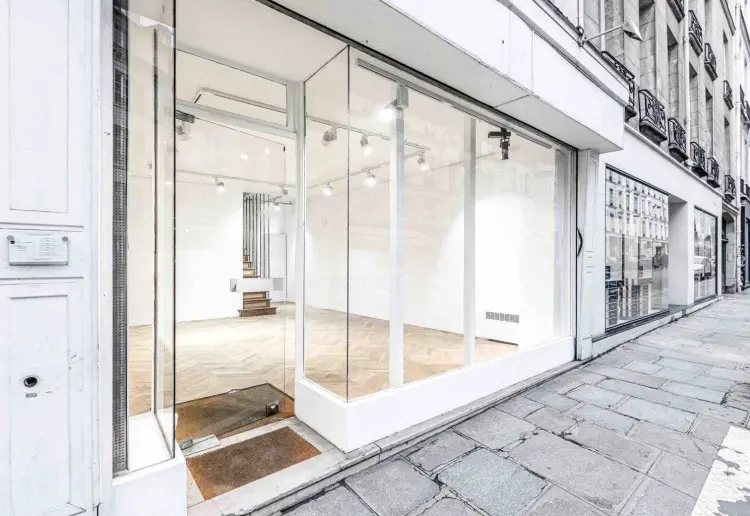 Galerie sur deux niveaux avec terrasse privée au cœur du Marais