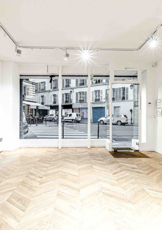 Galería de dos plantas con terraza privada en Le Marais