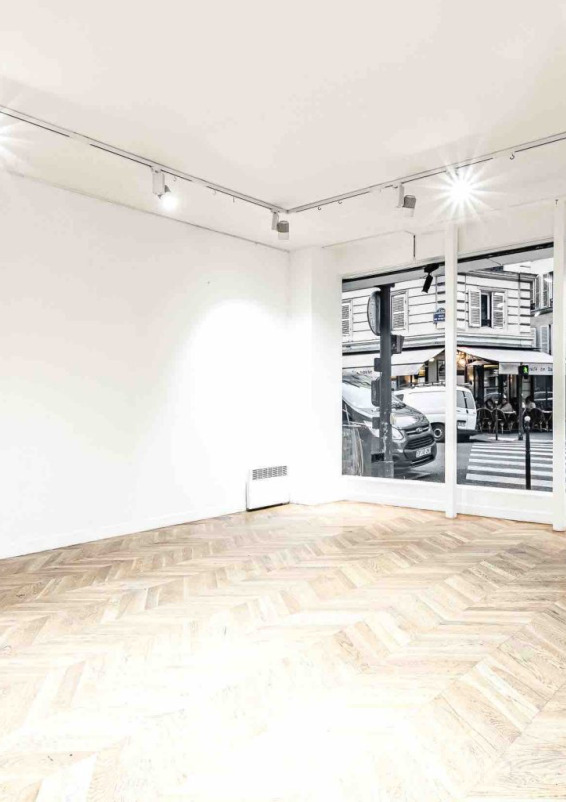 Galería de dos plantas con terraza privada en Le Marais