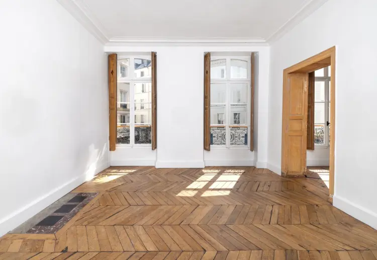 Galerie auf zwei Etagen mit privater Terrasse im Marais