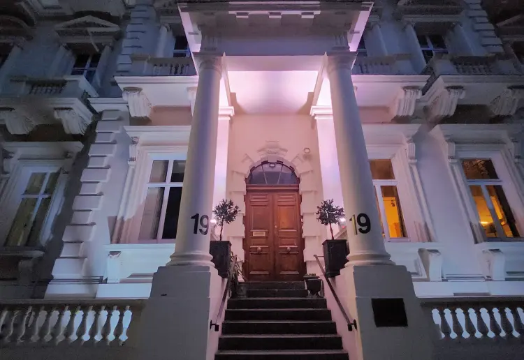 Prestigious space near Buckingham Palace Gardens