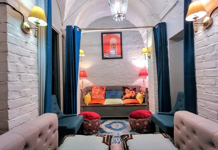 Prestigious space near Buckingham Palace Gardens