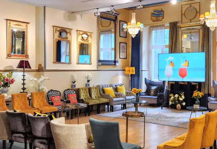 Prestigious space near Buckingham Palace Gardens