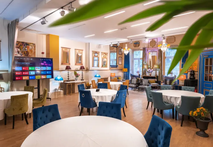 Prestigious space near Buckingham Palace Gardens