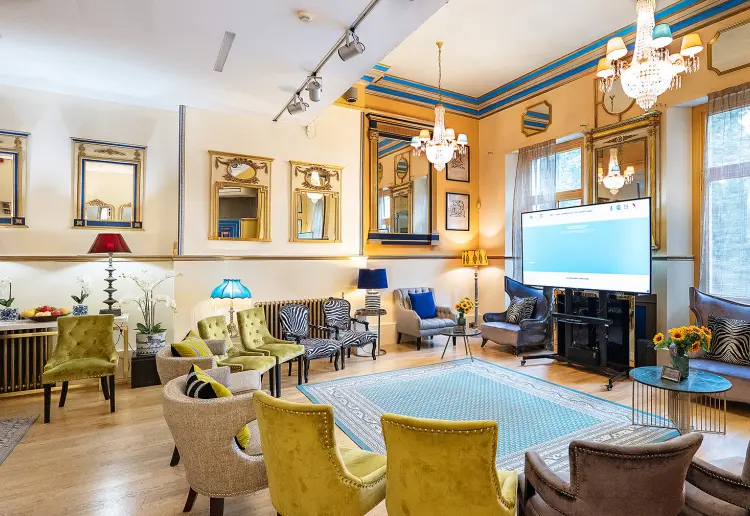 Prestigious space near Buckingham Palace Gardens