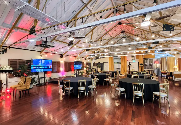 Loft in Hoxton Area