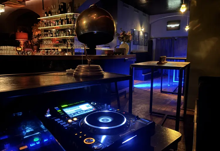 Nachtleben Bar