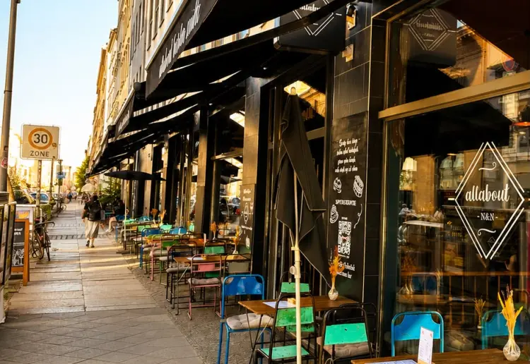 Cozy Café with a Rustic Ambience in the Heart of Berlin Mitte – Spacious and Perfect for Events