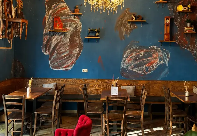 Cozy Café with a Rustic Ambience in the Heart of Berlin Mitte – Spacious and Perfect for Events